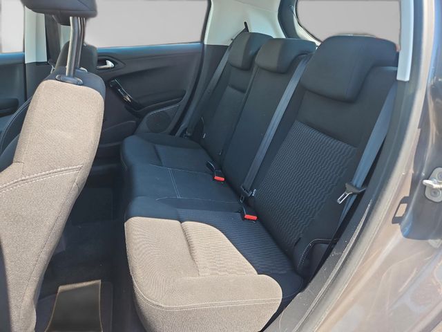 Peugeot 208 Bild 11