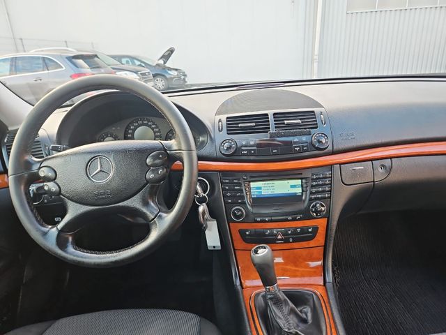 Mercedes-Benz E 200 Bild 15