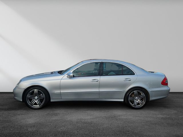 Mercedes-Benz E 200 Bild 2