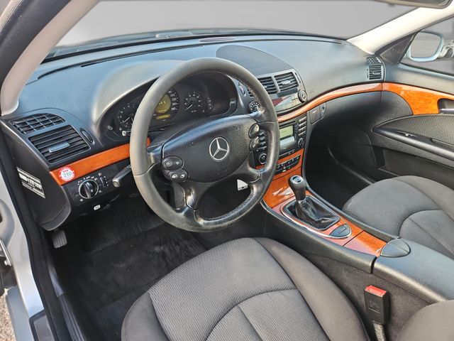 Mercedes-Benz E 200 Bild 9